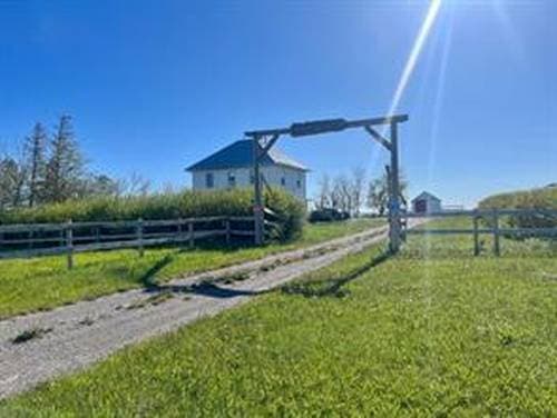 6115 Range Road 302  